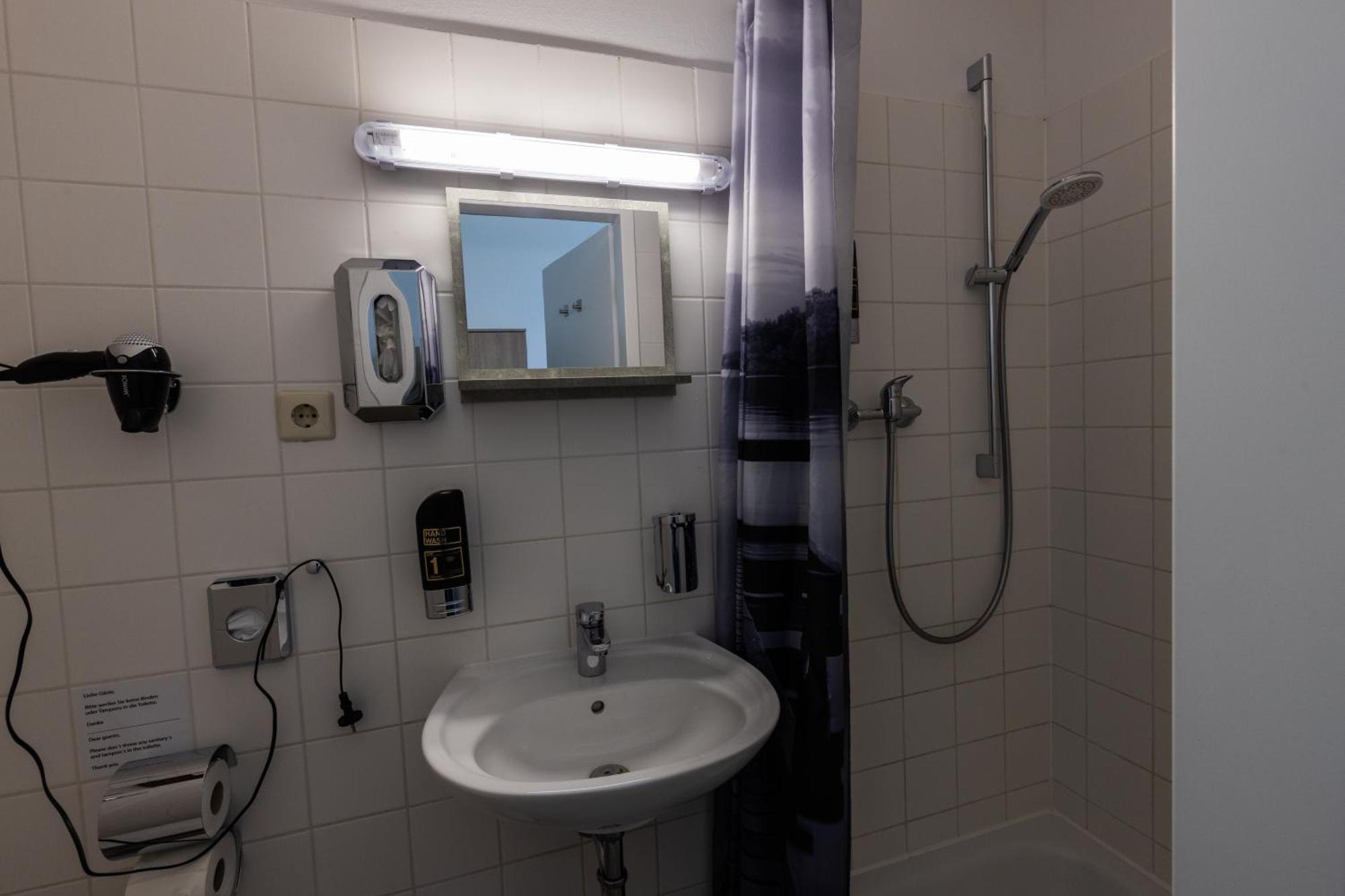 Motel Home Wittenau Берлин Екстериор снимка